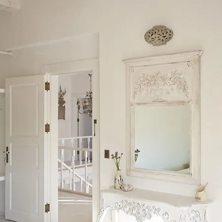 Hane Boutique Hotel 3*
